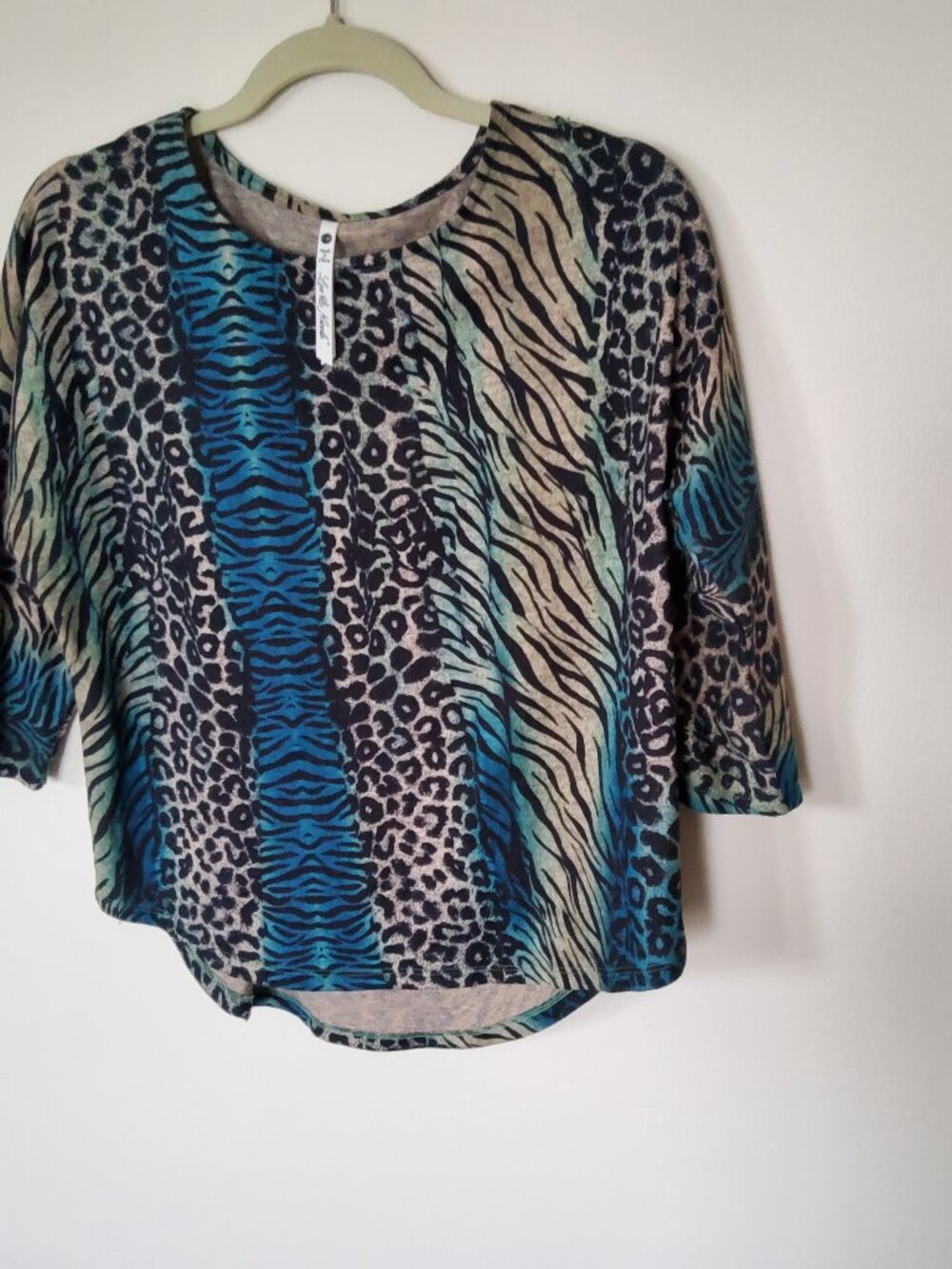 Animal Print knit Sweater 3/4 length sleeve size PM